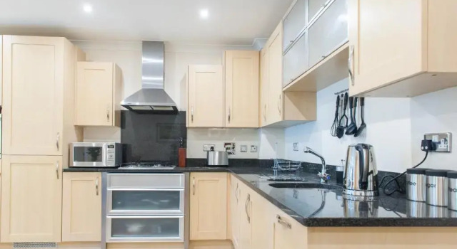 Апартаменты Camstay Longworth Avenue