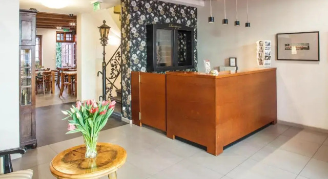 Hotel Czarna Róża, Забронировать Отель Отели Торуни с завтраком, рядом с Костел Благословенной Девы Марии, Завтраки