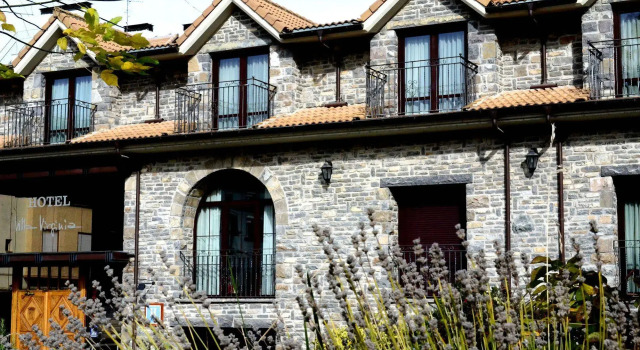 Hotel Villa Virginia, Reservar Hotel Sabinanigo 