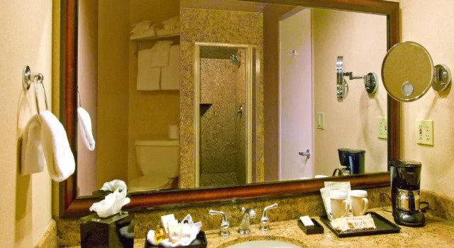 Четырёхместный номер Standard с 2 комнатами с видом на море Best Western PLUS Island Palms Hotel & Marina