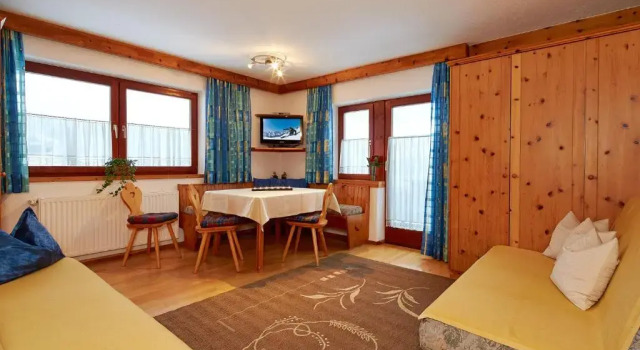 Ferienhaus Frühlingsheim, Prenota Hotel Hotel a Tirolo con parcheggio, Parcheggio