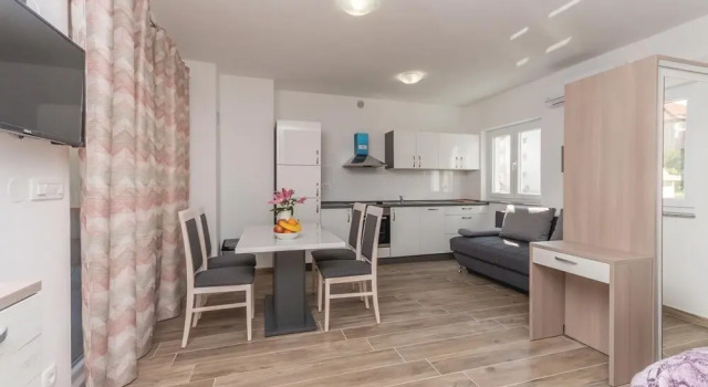 Nice Home in Biograd With Wifi and Outdoor Swimming Pool, Забронировать Отель Отели Биоград-на-Мору с бассейном, рядом с Частный Пляж «Кемп Сенди», Бассейн
