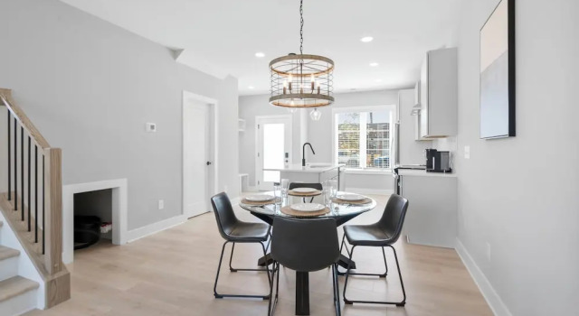 Номер Classic Charlotte Luxury Townhomes