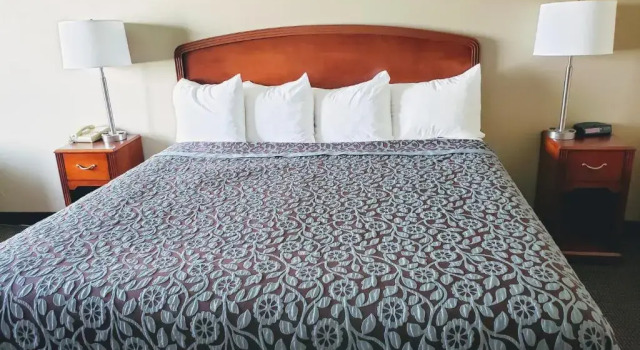 Номер Standard Days Inn & Suites by Wyndham Morris I-80
