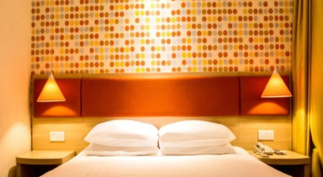 Home Inn Nanning Railway Station, Rezerwuj Hotel Xing Ning Nanning
