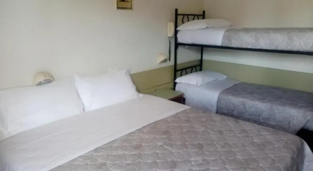 Четырёхместный номер Economy Hotel Welt