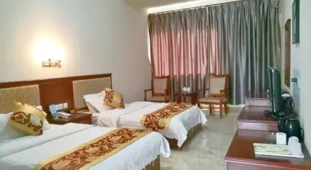 Changjiang Business Hotel, Varaa Hotelli Yulin 