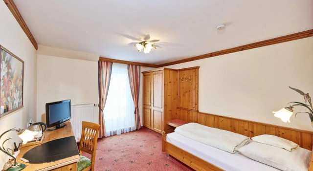 Hotel am See, Buchen Sie Hotel Neutraubling Oberpfalz