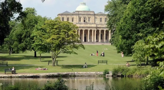 Flat 3, 6 Lypiatt Terrace Cheltenham Gloucestershire GL50 2SX, Забронировать Отель Отели Челтнем с парковкой, рядом с Cheltenham Playhouse, Парковка