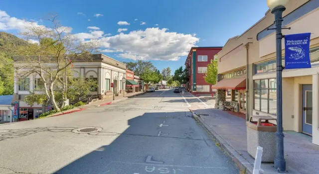 Dunsmuir Apartment ~ 17 Mi to Mt Shasta Ski Park!, จอง อพาร์ทเมนท์ Dunsmuir Mount Shasta