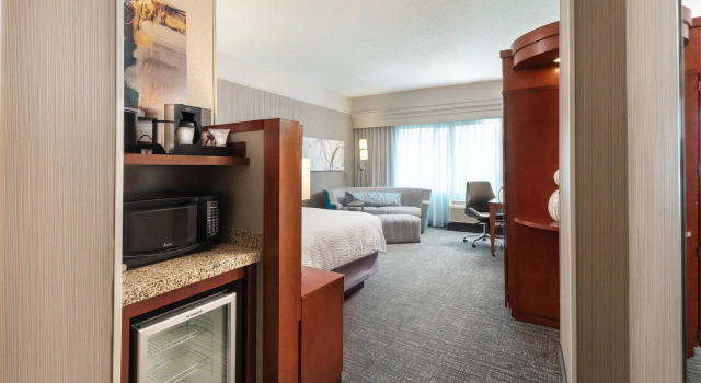 Двухместный номер Standard Courtyard by Marriott Greenville Downtown