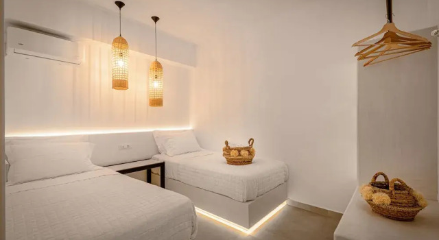 Апартаменты Thealos Santorini