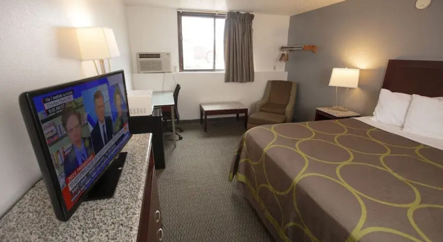 Bison Inn and Suites