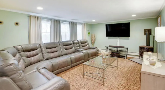Коттедж Great for Families: Waterville Retreat w/ Yard!