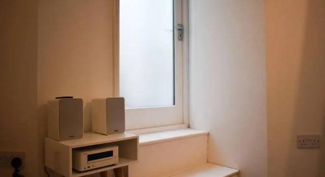 Unique Converted Vault Apartment in Hove