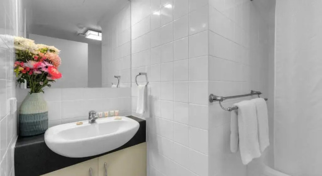 Апартаменты Central Brunswick Apartment Hotel