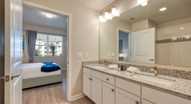 Коттедж Prime Location-spacious Condo for 8 Guests