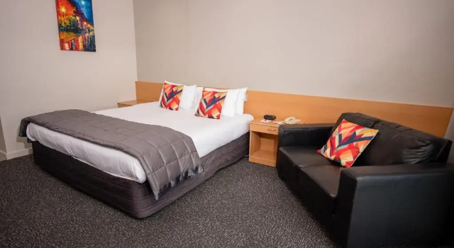 Номер Deluxe The Garden Hotel