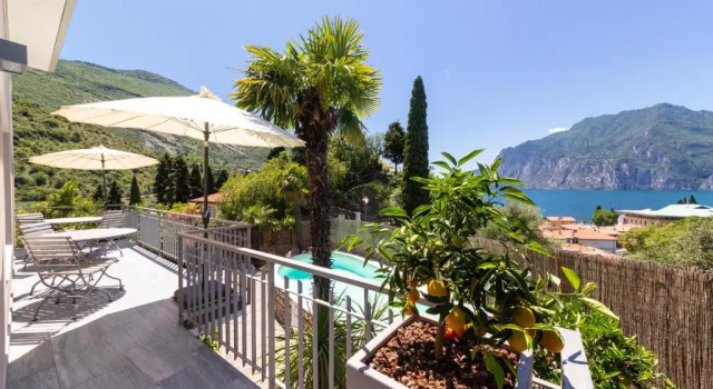 Апартаменты с 2 комнатами с балконом Villa Fiore