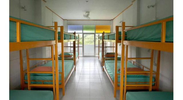 Кровать в общем номере Namhasin House