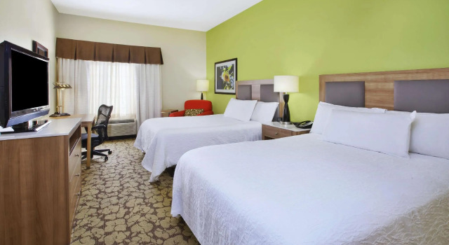 Четырёхместный номер Standard Hilton Garden Inn Wichita