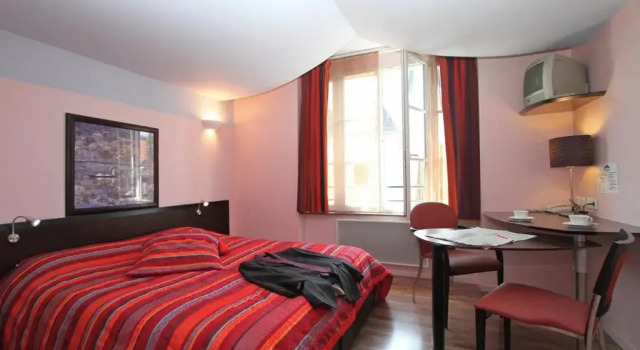Двухместный номер Standard Logis Hôtels Le Saint Georges