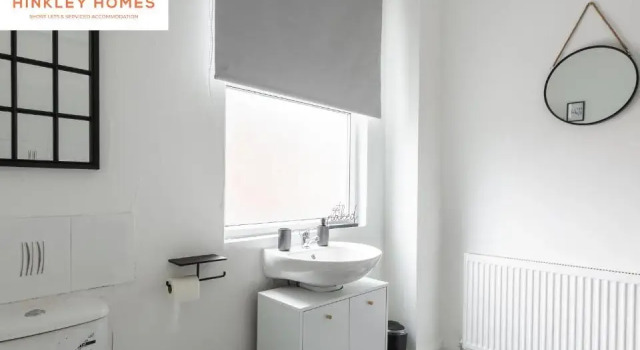 Коттедж Stanley House - 7 doubles! - Parking! - City Links By Hinkley Homes Short Lets & Serviced Accommodation