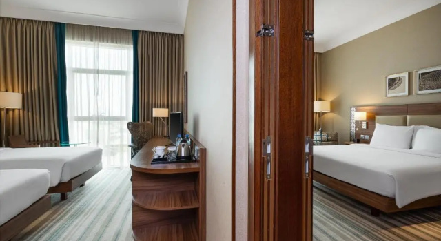 Семейный смежный номер Hilton Garden inn Dubai Jumeirah