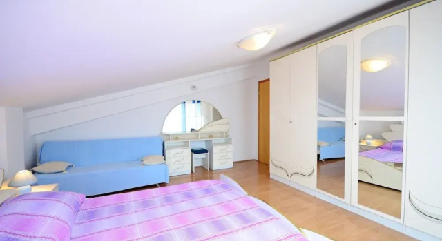 Apartments Biserka