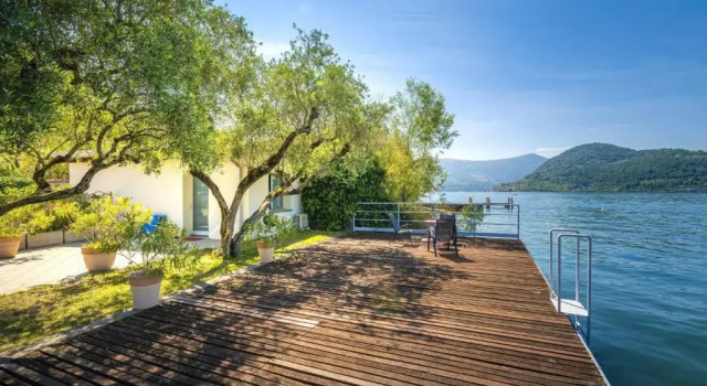 Бунгало Deluxe Direttamente Al Lago Apartments