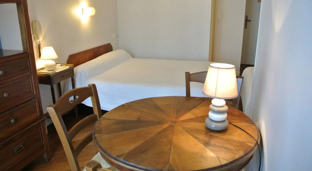 Hôtel Castel Mistral, Забронировать Отель Антиб Приморские Альпы