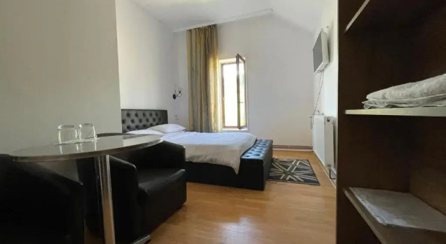 GAMA Restaurant Cazare, Rezerwuj Hotel Hotele w Carpathians - Romania z parkingiem, Parking