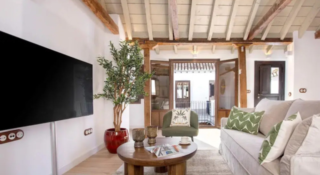 Genteel Home Horno Marina, Забронировать Апартаменты/квартира Центр Гранада, рядом с Базилика Сан-Хуан-де-Диос