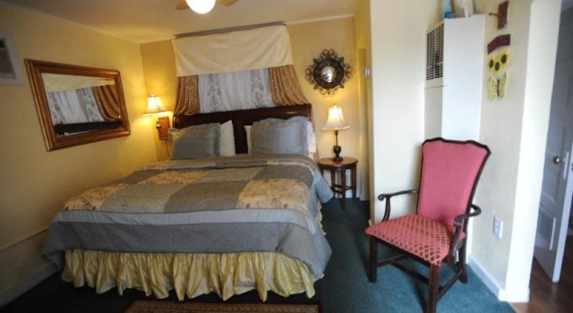 Sunflower Lodge