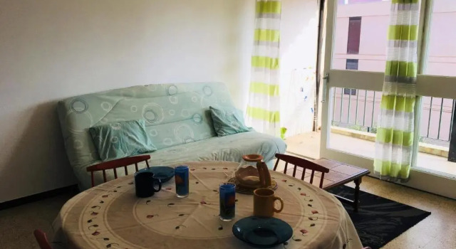 Joli studio avec terrasse proche du port de Saint Cyprien -3RM168