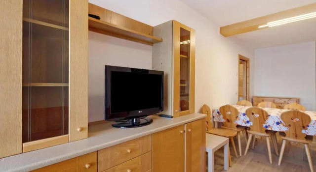 Chalet Meridiana Appartamento 6, Buchen Sie Chalet Hotels in Livigno mit Parkplatz, Parkplätze