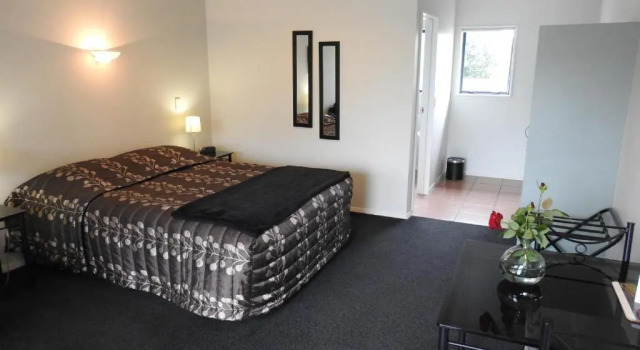 Студия Tudor Lodge Motel