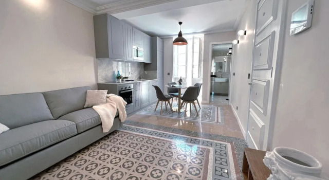 Local Living 2BR 2BA With Patio - Duplex Apartment
