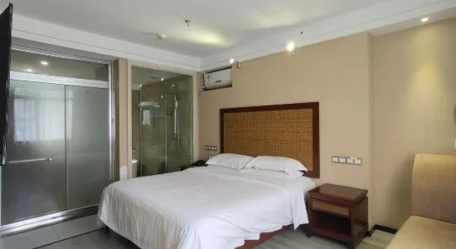Люкс Deluxe Coconut Island Star Hotel (Coconut Sea Avenue Meilan Airport)
