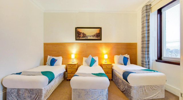 Трёхместный номер Standard OYO Eastbank Hotel
