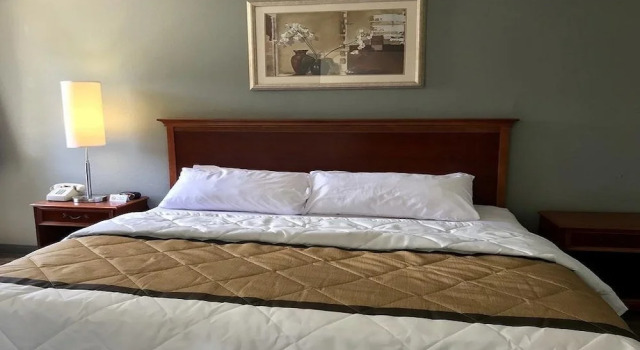 Люкс Palace Inn & Suites - Newport News/Jefferson Ave