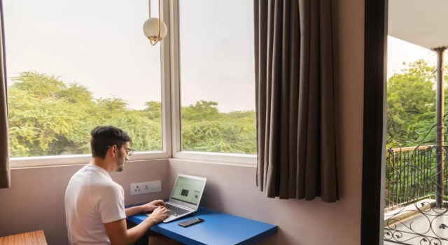 Minimalist Poshtel & Suites