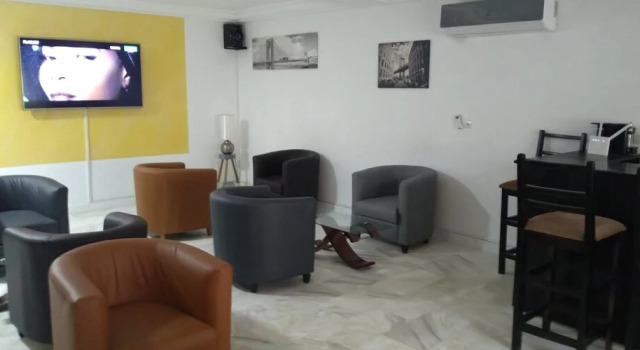 Azur Residence Angre Soleil 3, Boek Hotel Cocody 
