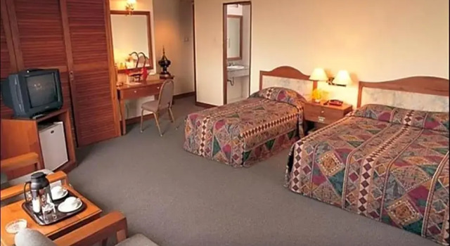 Люкс Deluxe с балконом Yuzana Hotel