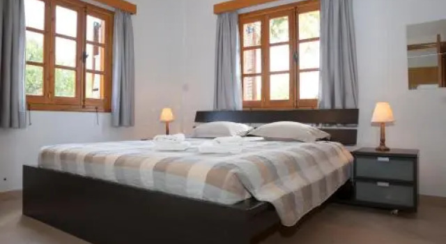 Chrysanthema Villa, Book Villa Miliou Pafos