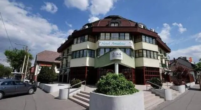 Кровать в общем номере Hotel Amadeus