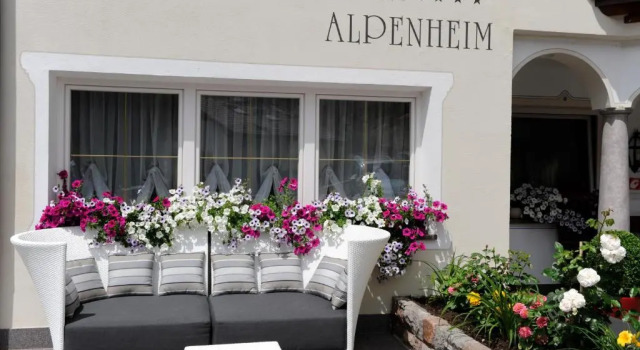 Alpenheim Charming & Spa Hotel, Забронировать Курортный отель Отели Ортизеи 4 звезды, 4*