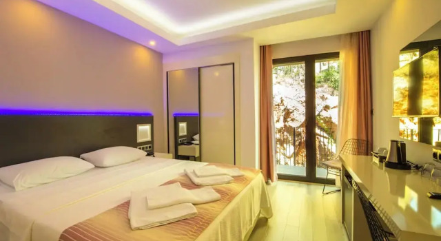 Standardowy dwuosobowy pokój i balkonem Datca Sapphire Hotel