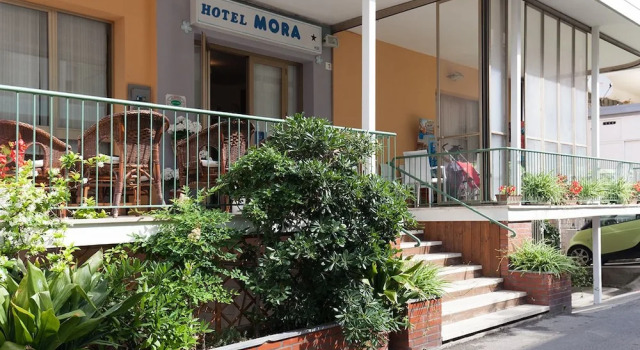 Hotel Mora, Забронировать Отель Мирамаре Римини