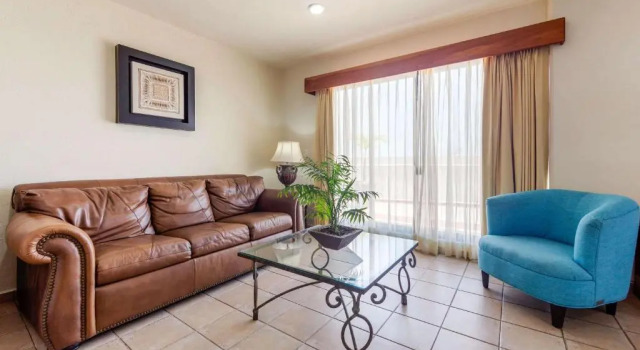 Полулюкс Comfort Inn Tampico